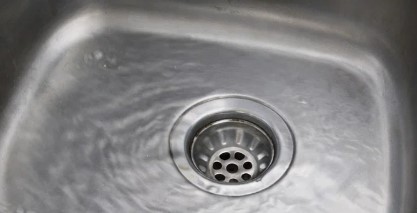 The water clearing instantly